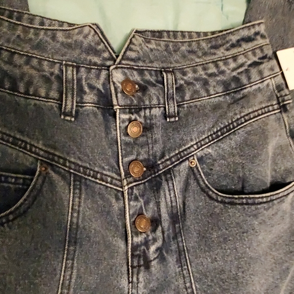 Jeans - Picture 2 of 5